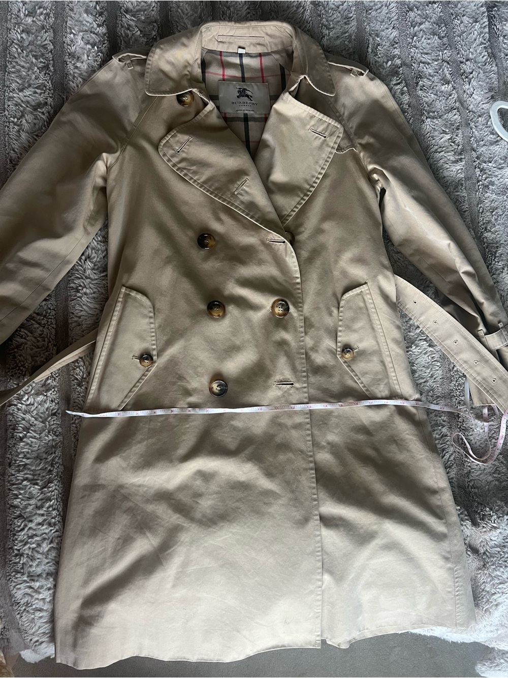 Burberry Khaki Trench Coat with Signature Check Lining - Picture 14 of 16